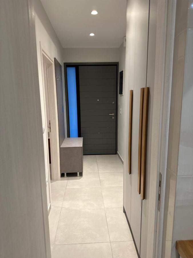 A&A Apartment Piraeus Bagian luar foto